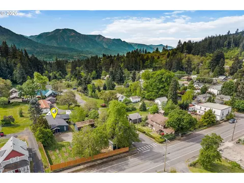 11 Second St, Carson, WA 98610 photo 2