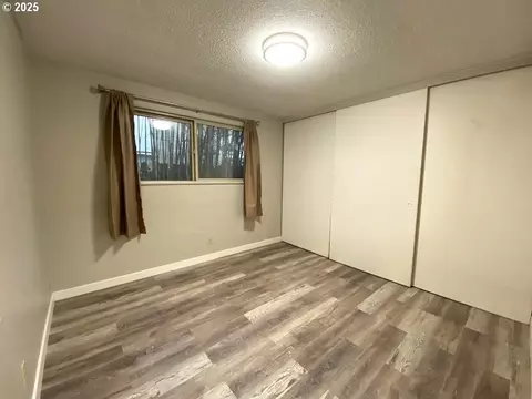 Bedroom - 851 W 5th Ave, Eugene, OR 97402 photo 4 of 4