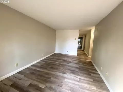 Living - 851 W 5th Ave, Eugene, OR 97402 photo 2 of 2