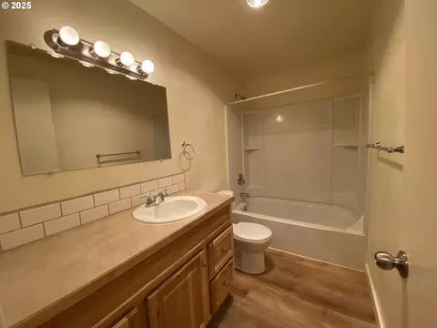 Bath - 851 W 5th Ave, Eugene, OR 97402 photo 1 of 2