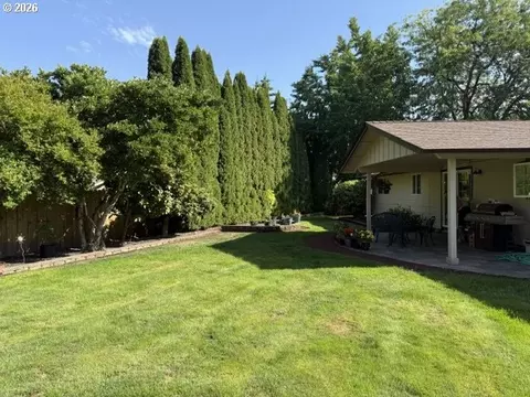 3353 Wisteria St, Eugene, OR 97404 photo 4