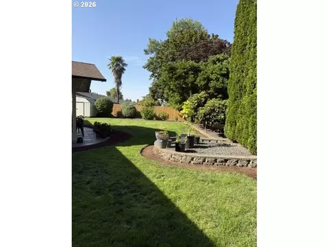 3353 Wisteria St, Eugene, OR 97404 photo 5