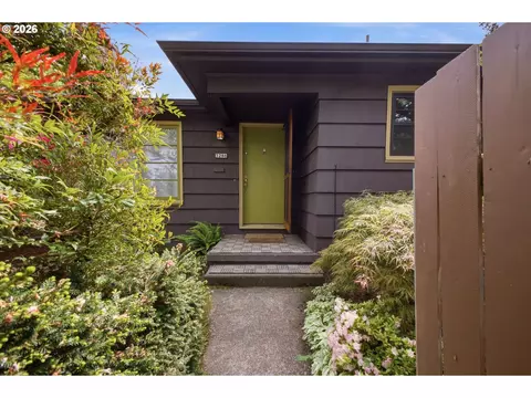 3286 NE Holman St, Portland, OR 97211