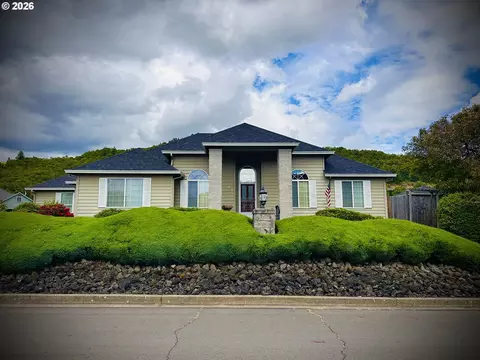 147 Wingfoot Ct, Winchester, OR 97495