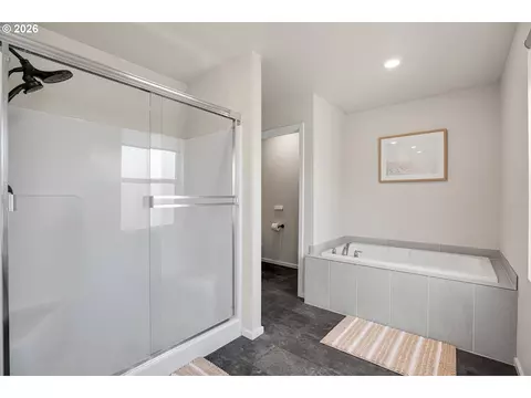 Bath - 3394 SE 36th St, Gresham, OR 97080 photo 3 of 5