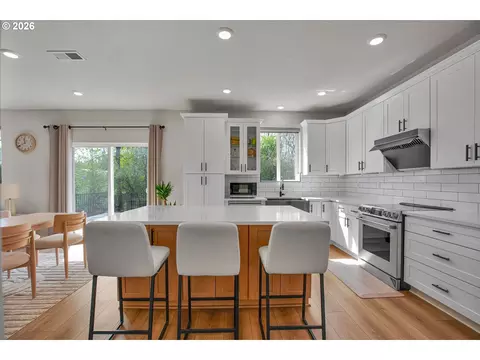 Kitchen - 3394 SE 36th St, Gresham, OR 97080 photo 1 of 7