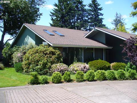 994 Shaughnessy Ln, Eugene, OR 97401 photo 1