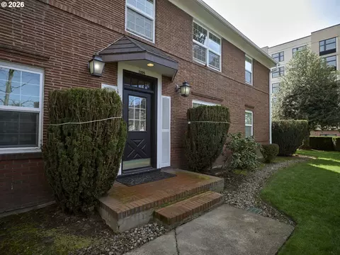 1205 C St #B, Vancouver, WA 98660