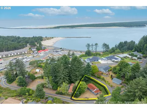 188 Sunset Dr, Winchester Bay, OR 97467