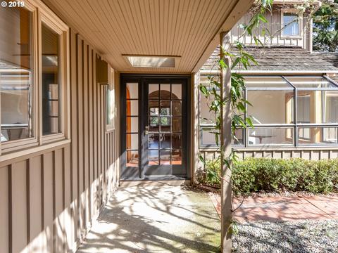 301 Spyglass Dr, Eugene, OR 97401 photo 1