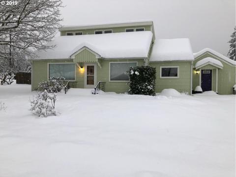 220 Walnut St, Cascade Locks, OR 97014 photo 1
