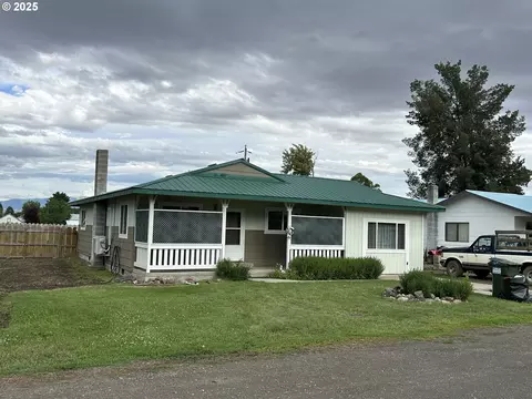 120 Valley St, Halfway, OR 97834