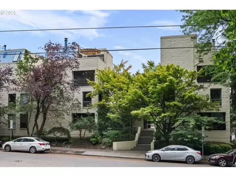 1919 NW Hoyt St #104, Portland, OR 97209