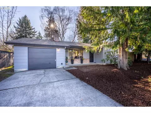 10480 SW Meadow St, Tigard, OR 97223