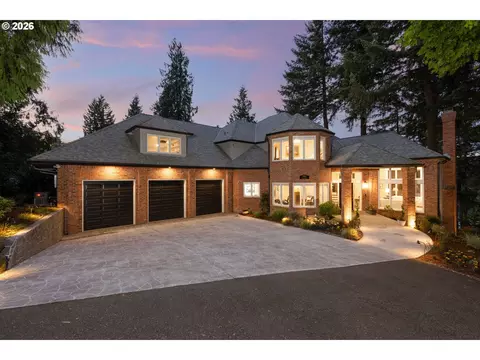 1949 Cedar Ct, Lake Oswego, OR 97034