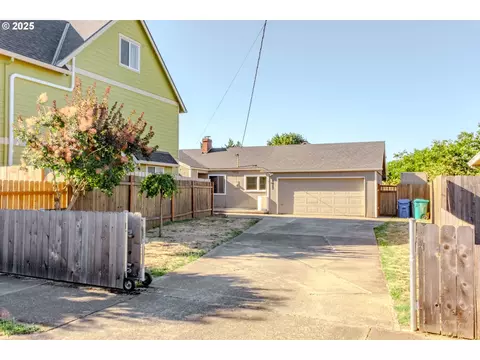 8027 SE Rhone St, Portland, OR 97206