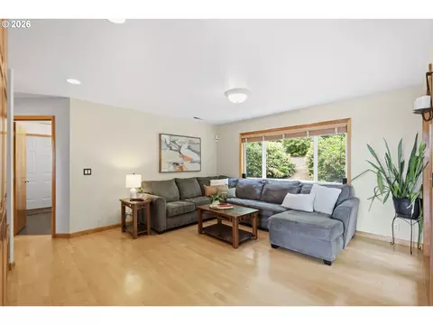 Living - 3854 Monroe St, Eugene, OR 97405 photo 6 of 7
