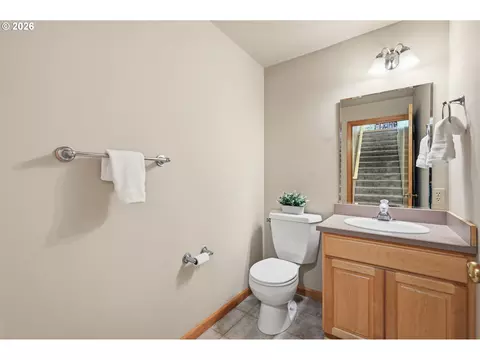 Bath - 3854 Monroe St, Eugene, OR 97405 photo 4 of 4