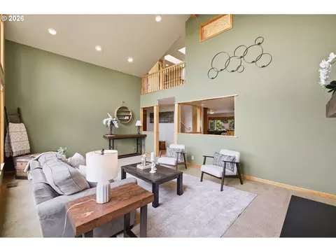 Living - 3854 Monroe St, Eugene, OR 97405 photo 4 of 7