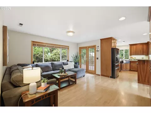 Living - 3854 Monroe St, Eugene, OR 97405 photo 5 of 7