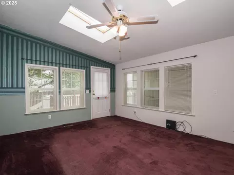 1949 SE Palmquist Rd #91, Gresham, OR 97080 photo 15
