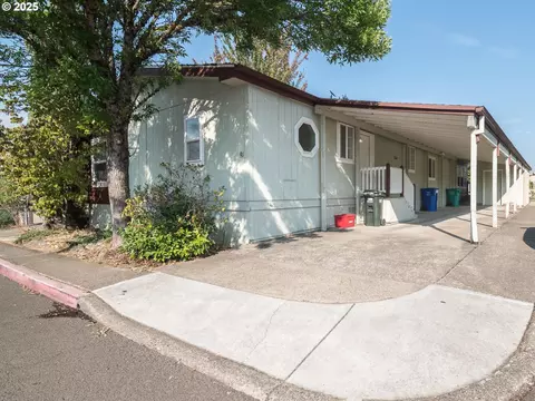1949 SE Palmquist Rd #91, Gresham, OR 97080