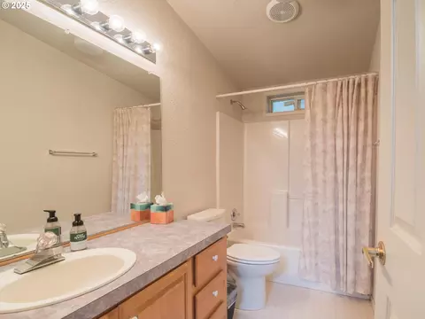 1949 SE Palmquist Rd #91, Gresham, OR 97080 photo 18