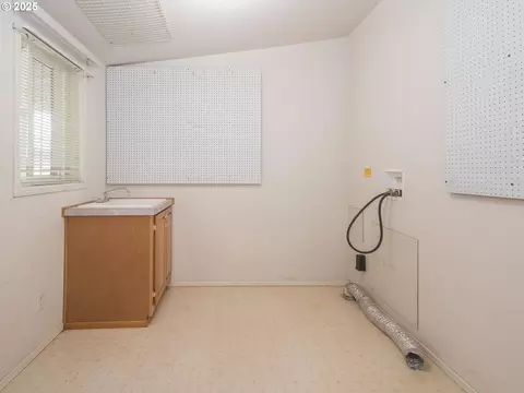 1949 SE Palmquist Rd #91, Gresham, OR 97080 photo 35