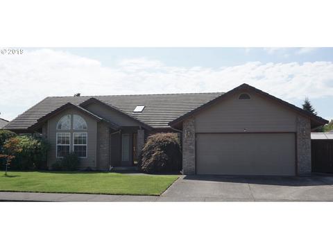 825 Diamond St, Springfield, OR 97477 photo 1