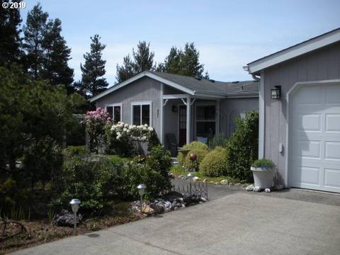 821 Wecoma Loop, Florence, OR 97439 photo 1