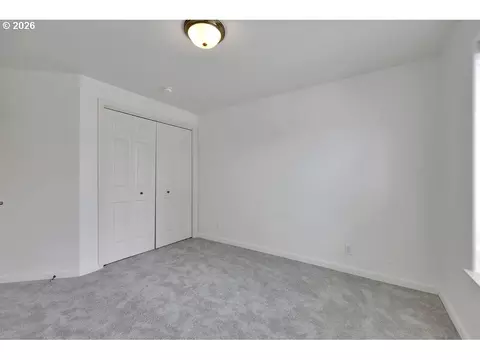 Bedroom - 6021 Firestone Dr, Eugene, OR 97402 photo 4 of 5