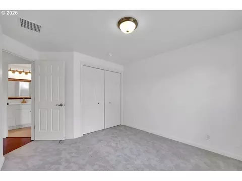 Bedroom - 6021 Firestone Dr, Eugene, OR 97402 photo 5 of 5