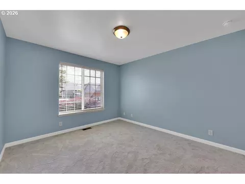 Bedroom - 6021 Firestone Dr, Eugene, OR 97402 photo 2 of 5