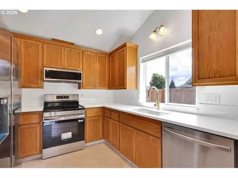 Kitchen - 6021 Firestone Dr, Eugene, OR 97402 photo 3 of 5