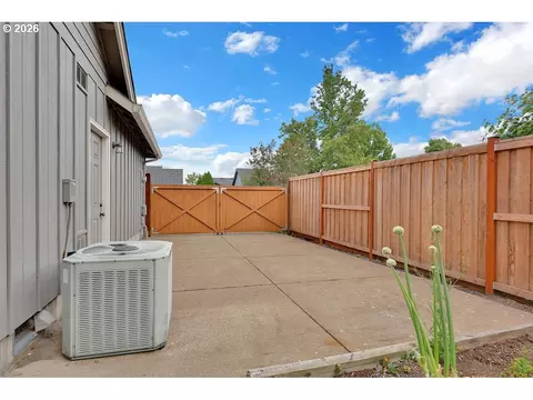 Exterior - 6021 Firestone Dr, Eugene, OR 97402 photo 9 of 14