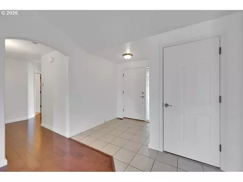 Entry Way - 6021 Firestone Dr, Eugene, OR 97402 photo 1 of 1