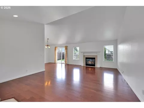 Living - 6021 Firestone Dr, Eugene, OR 97402 photo 1 of 5