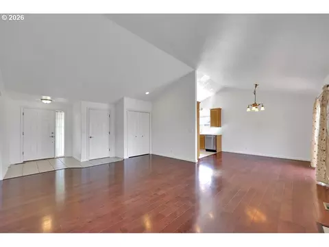 Living - 6021 Firestone Dr, Eugene, OR 97402 photo 4 of 5