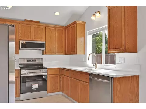 Kitchen - 6021 Firestone Dr, Eugene, OR 97402 photo 2 of 5