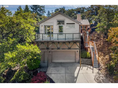 2114 Garrison St, The Dalles, OR 97058