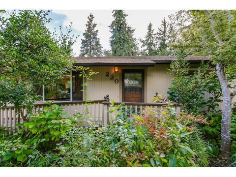 220 W 38th Ave, Eugene, OR 97405 photo 1
