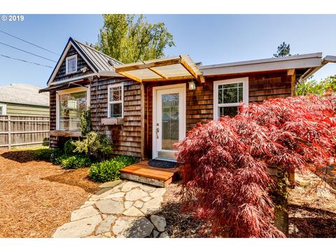 1995 Grant St, Eugene, OR 97405 photo 1