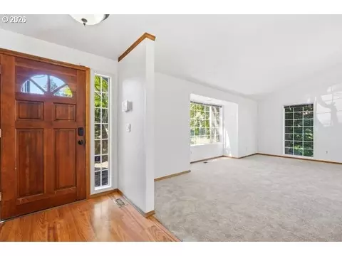Entry Way - 1629 SElliott Ave, Gresham, OR 97080 photo 1 of 3