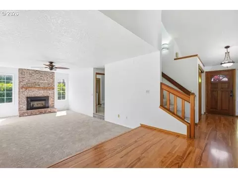 Living - 1629 SElliott Ave, Gresham, OR 97080 photo 7 of 7