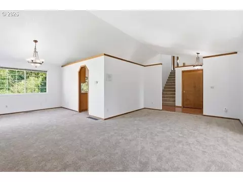 Living - 1629 SElliott Ave, Gresham, OR 97080 photo 4 of 7