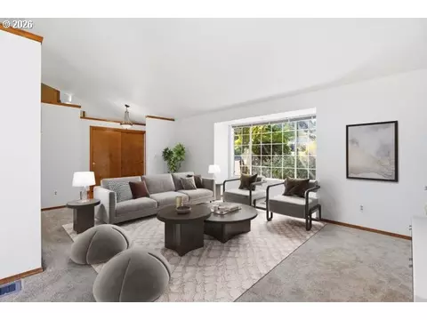 Living - 1629 SElliott Ave, Gresham, OR 97080 photo 2 of 7