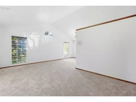 Living - 1629 SElliott Ave, Gresham, OR 97080 photo 1 of 7