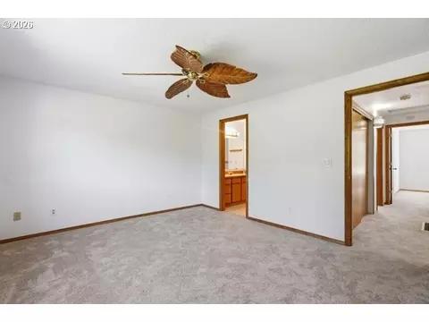Bedroom - 1629 SElliott Ave, Gresham, OR 97080 photo 1 of 4