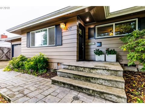 807 25th St, Springfield, OR 97477 photo 1