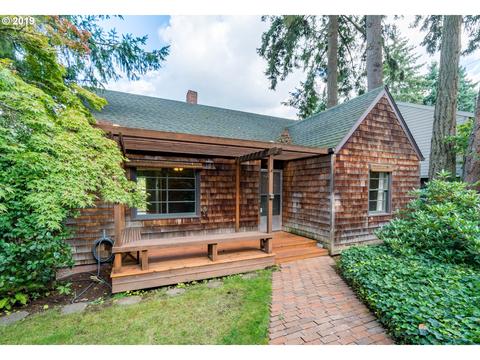 2765 Emerald St, Eugene, OR 97403 photo 1